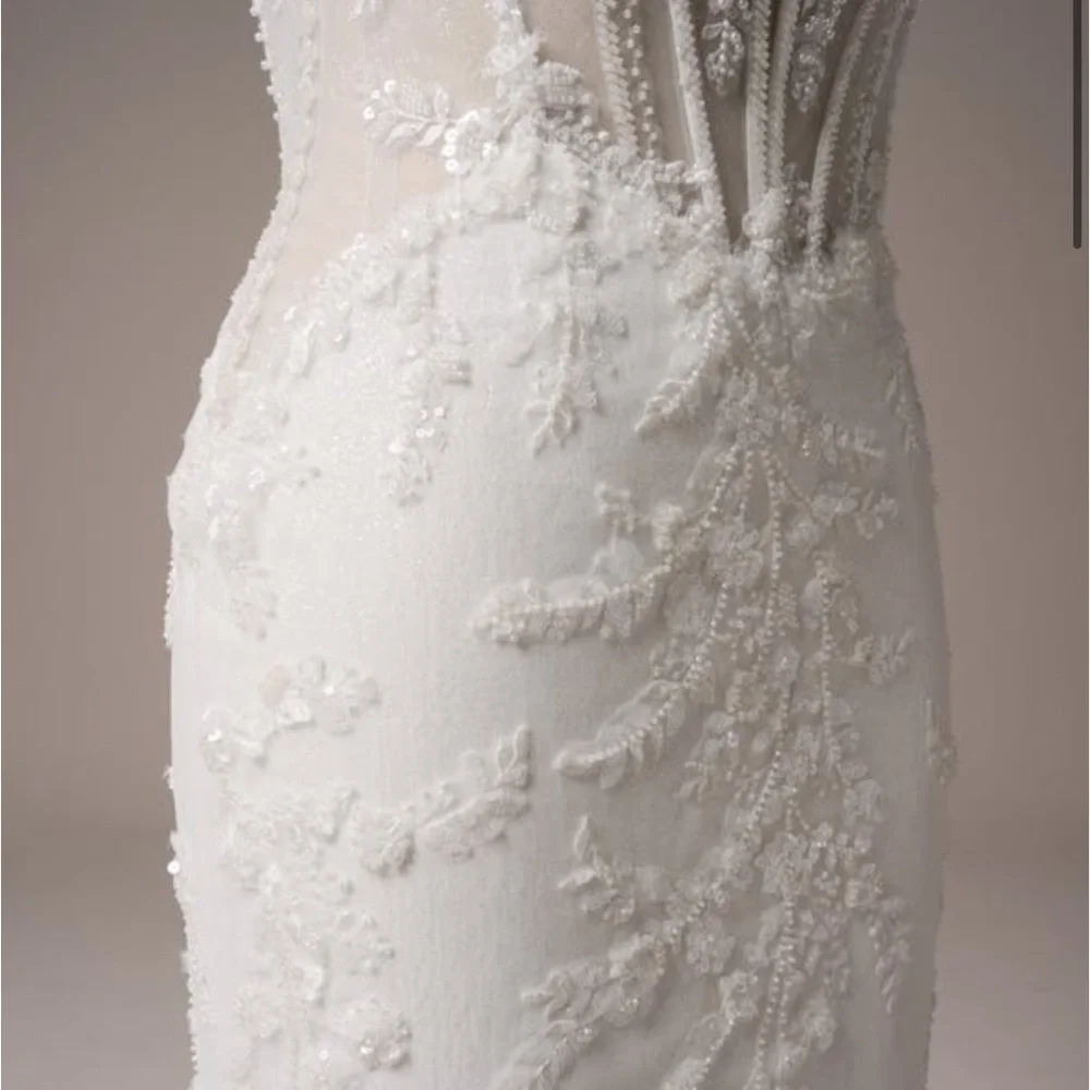 Maggie Sottero White Wedding Dress with Lace Train - Picture 9 of 13